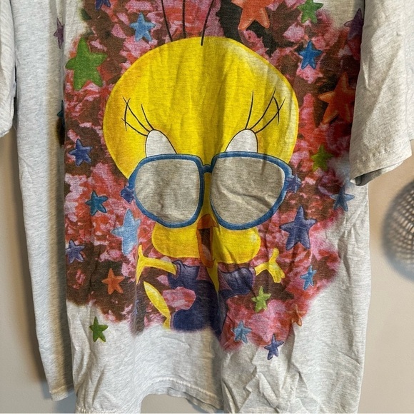 Vintage 1997 Looney Tunes tweety bird graphic tee shirt - Picture 3 of 5